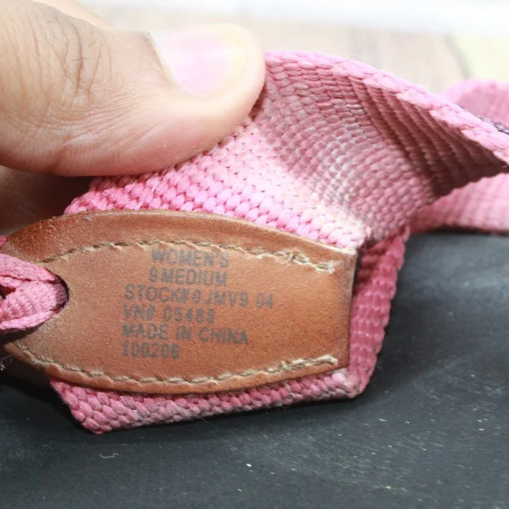 LL Bean Women's Pink Printed Nylon Flip Flops Summer Flat Sandals Size 9 M - Picture 7 of 9